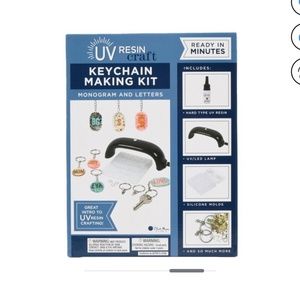 UV resin keychain making kit !